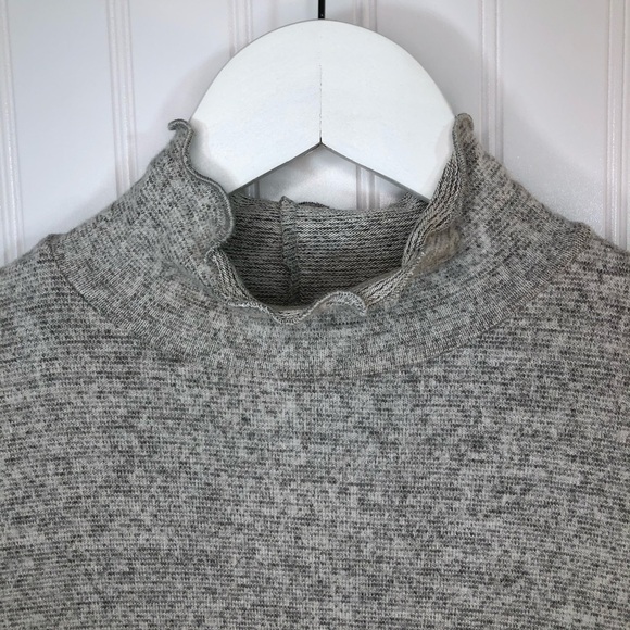 Acemi NWT Juniors Mock Ruffled Grey Turtleneck S - Picture 5 of 12